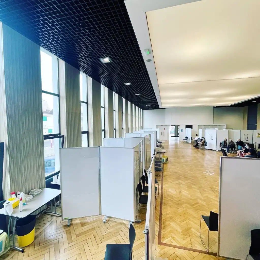 Centre de vaccination COVID-19 à la salle des fêtes de Moulins